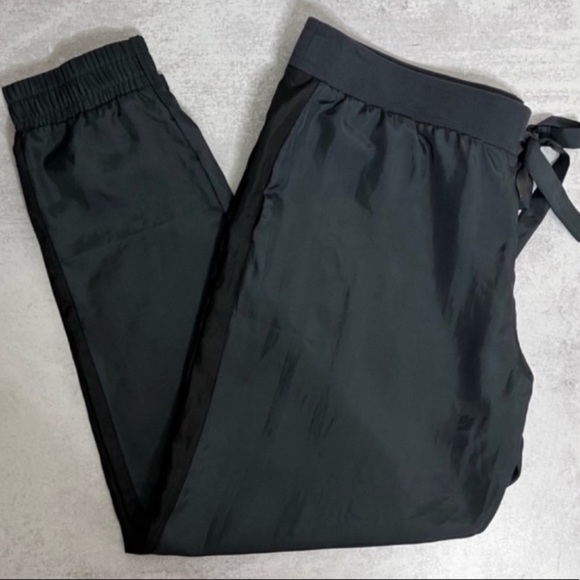 ‼️LAST CHANCE‼️Victoria’s Secret || Sporty Drawstring Joggers - Picture 2 of 9